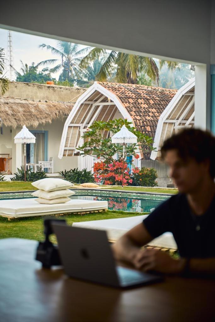 Dream Cowork Hotel Kuta  Kültér fotó